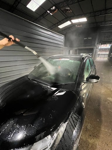 Premium carwash service at 100HP Inc